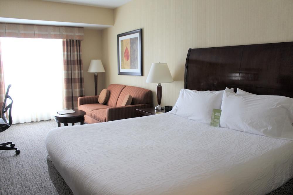 Hilton Garden Inn Toronto Airport Mississauga Bagian luar foto
