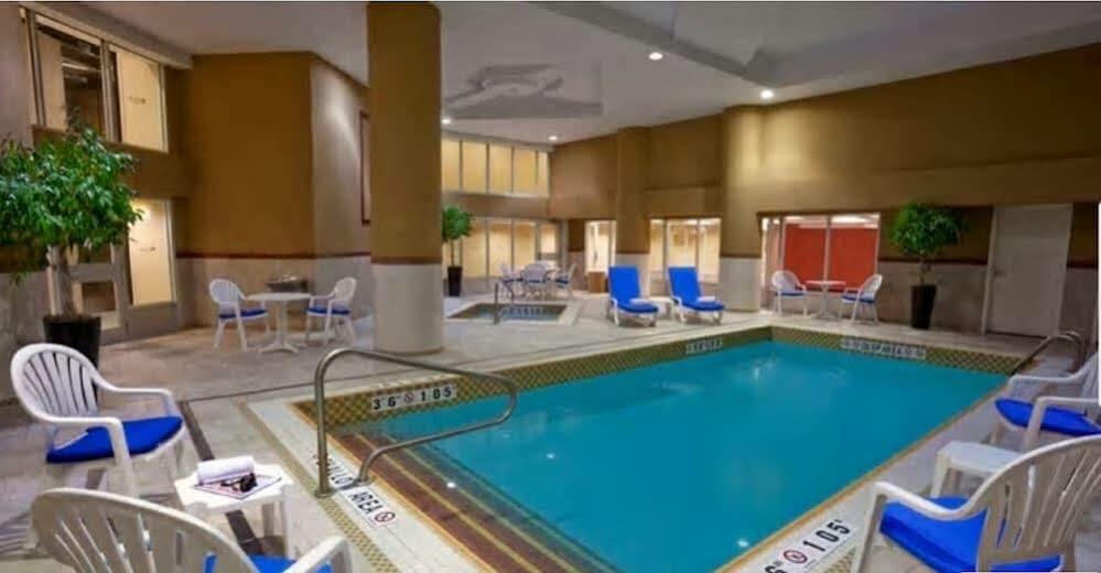 Hilton Garden Inn Toronto Airport Mississauga Bagian luar foto